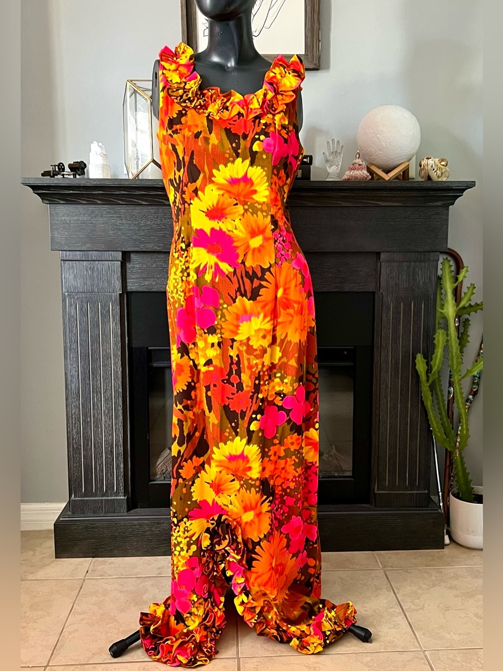 Sun Fashions Hawaii Honolulu Vintage 70s Psychedelic Hawaiian Tiki Maxi Dress